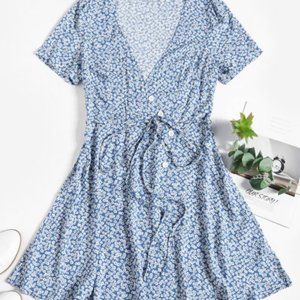 Low-Cut Daisy Flower Dress